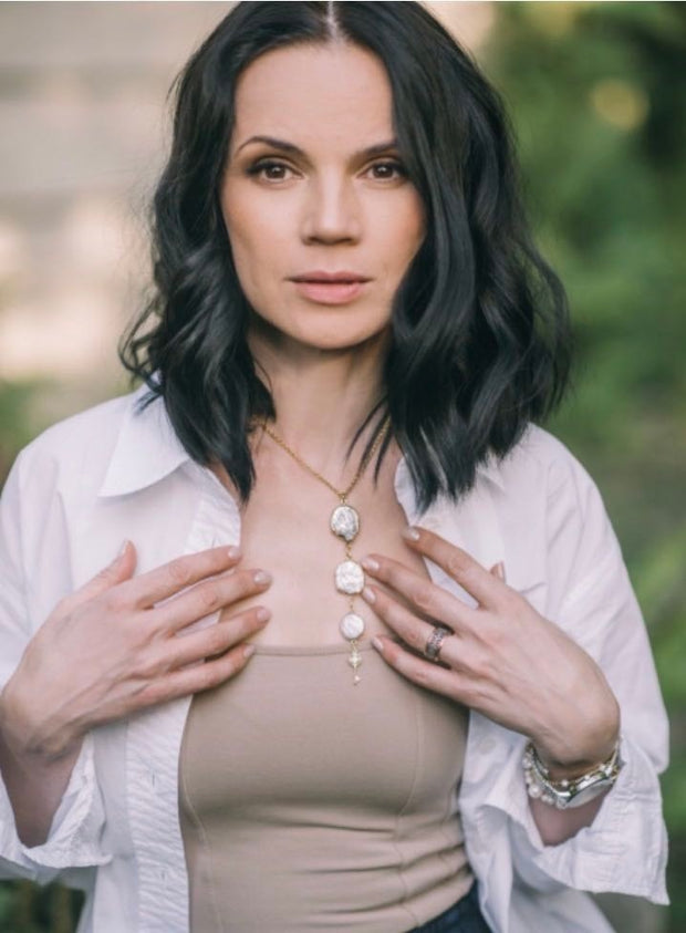 <h3><strong>Incredible beauty! <br/>Thank you!</strong><br/>The pearls shimmer in the sunlight, and the piece looks so delicate — I’m delighted.</h3>