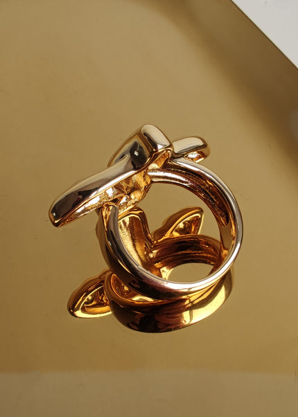 Ring with a bird motif