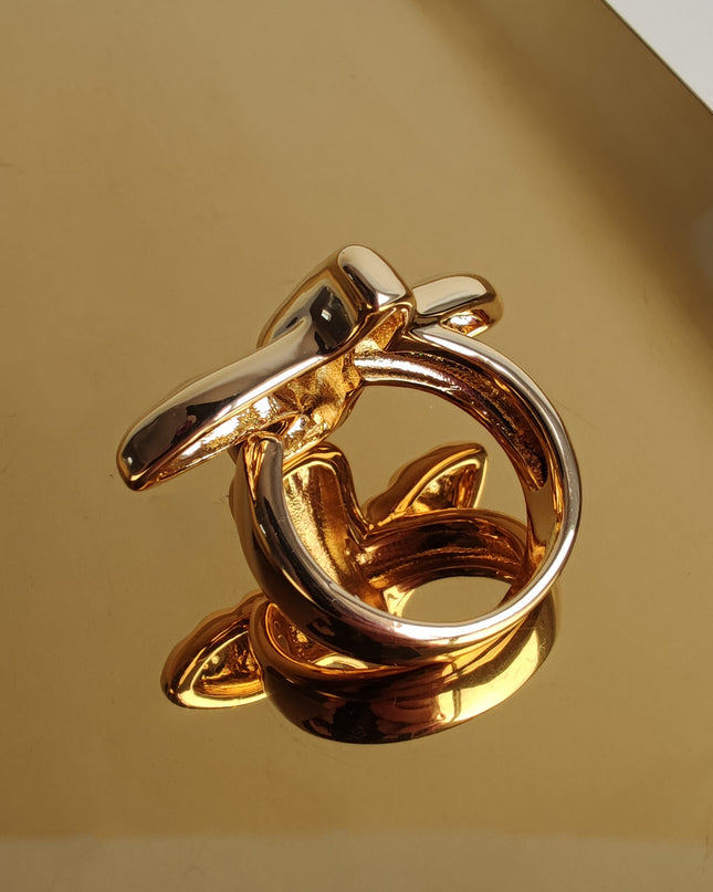 Ring with a bird motif