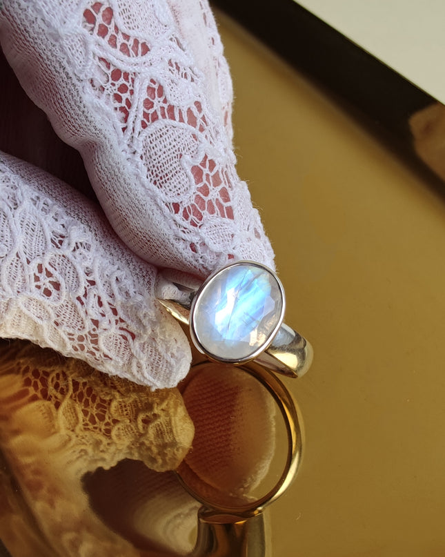 Ring Moonstone