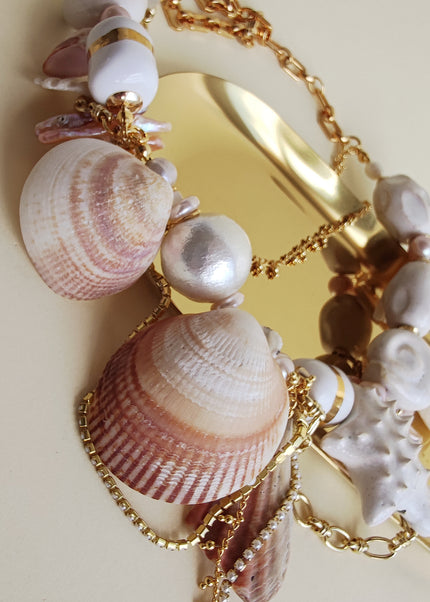 Necklace with shells