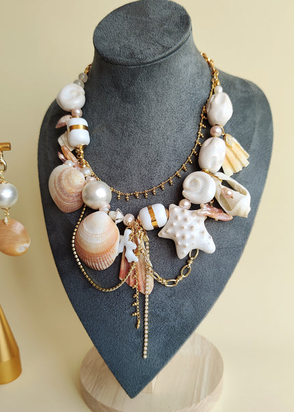 Necklace with shells