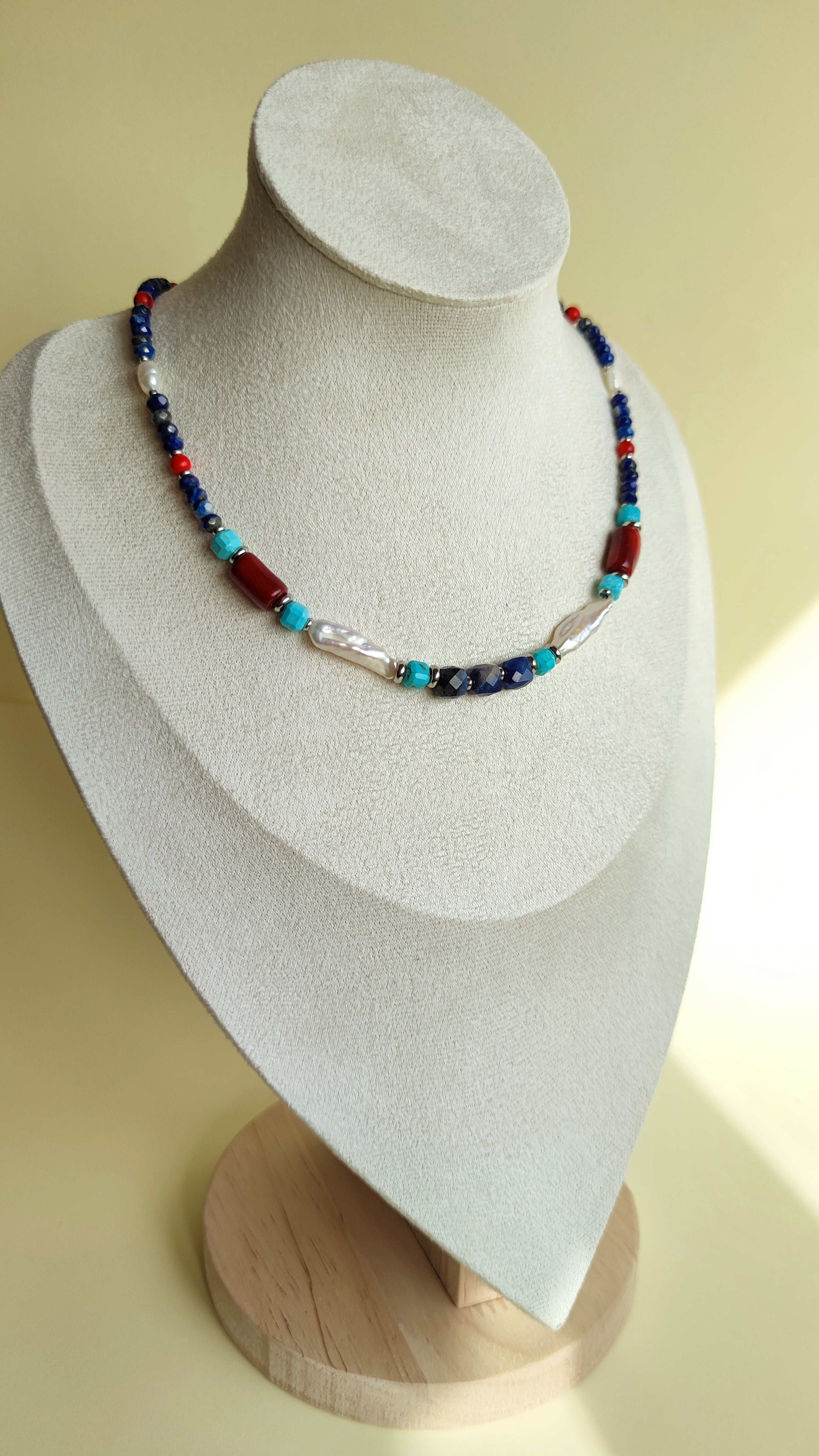 Women’s chokers
