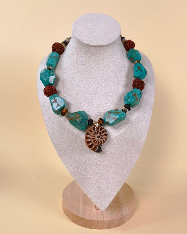 Collar de amonita