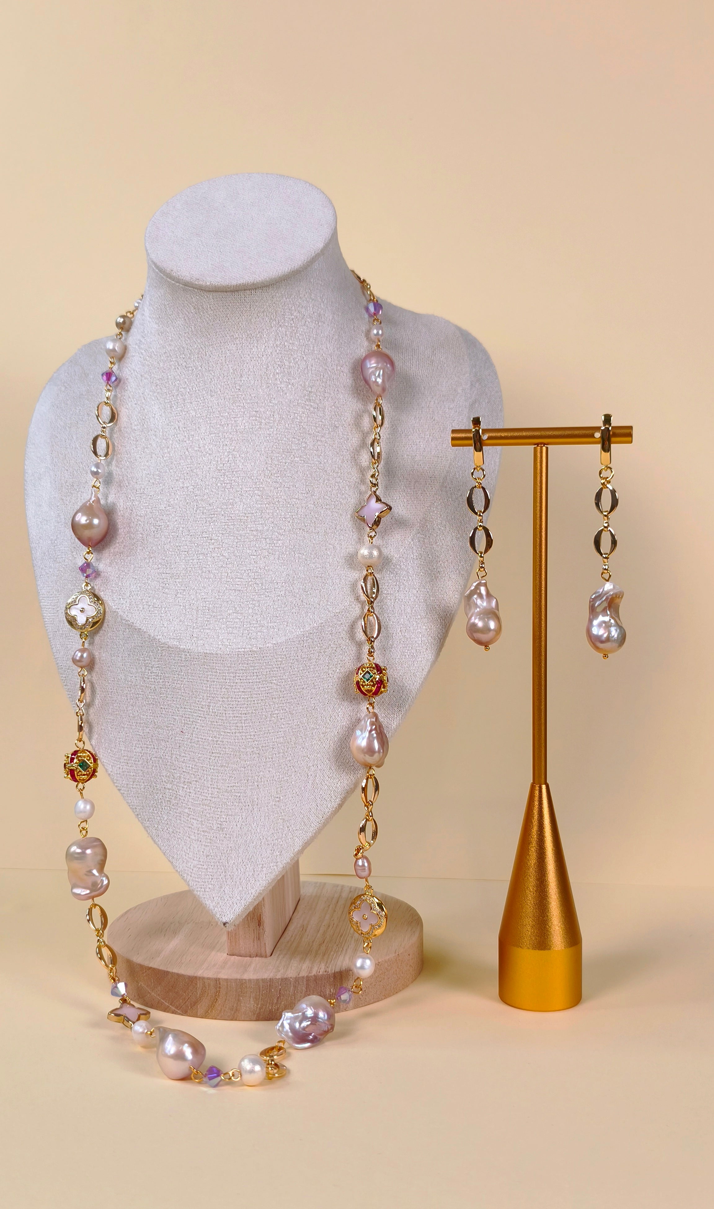 Pearls & malachite