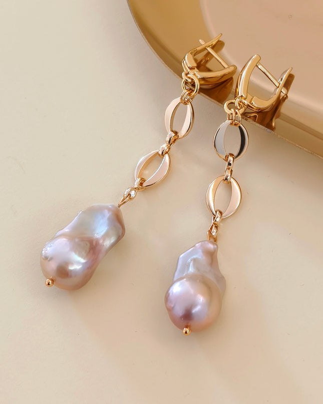 Perlas lila, blancas y rosas.