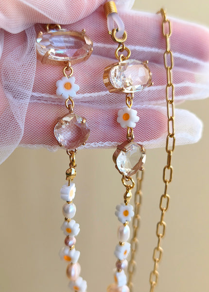 Cadena para gafas con margaritas y perlas