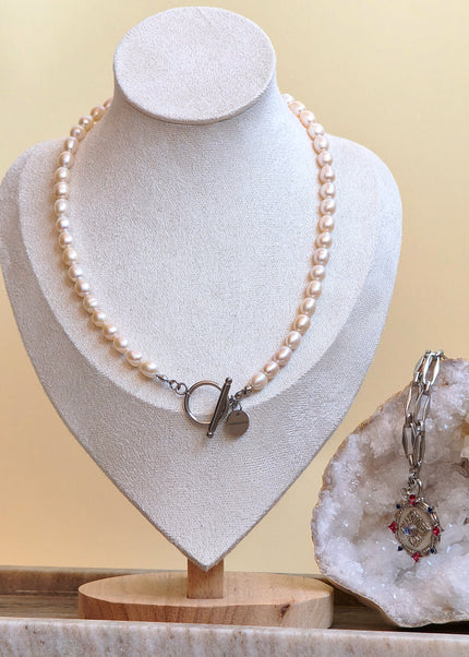 A trendy layered necklace set