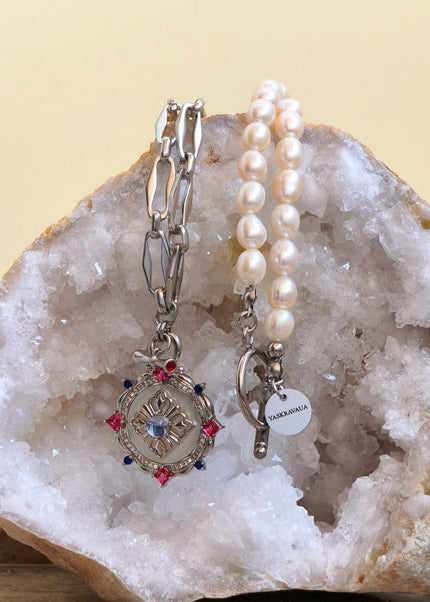 A trendy layered necklace set